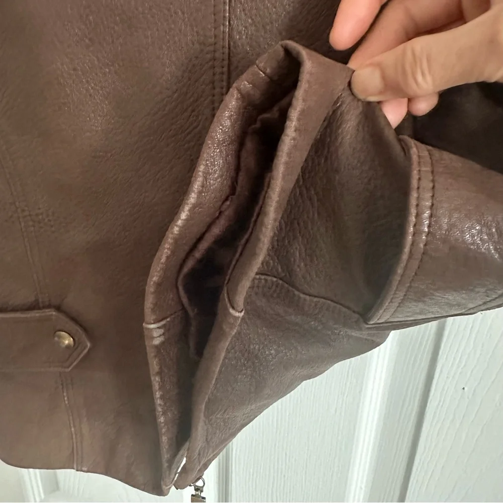 Vintage Men’s Henri Bendel Brown Leather Vest - Picture 6 of 8